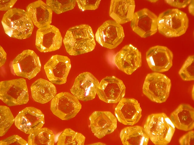 Polvo de diamante de grano de sierra