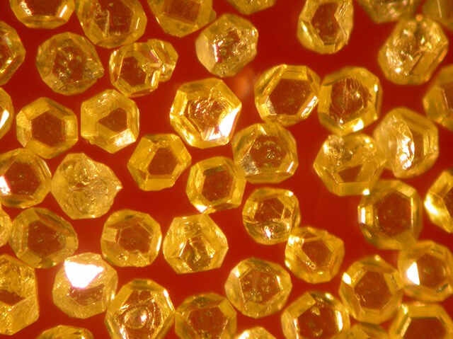 Polvo de diamante de grano de sierra
