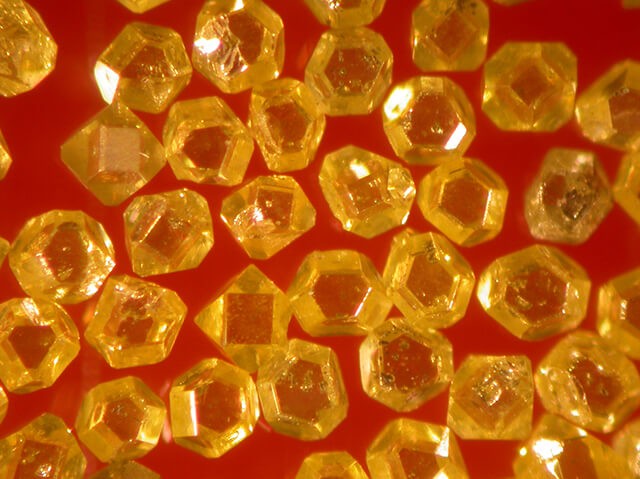 Polvo de diamante de grano de sierra